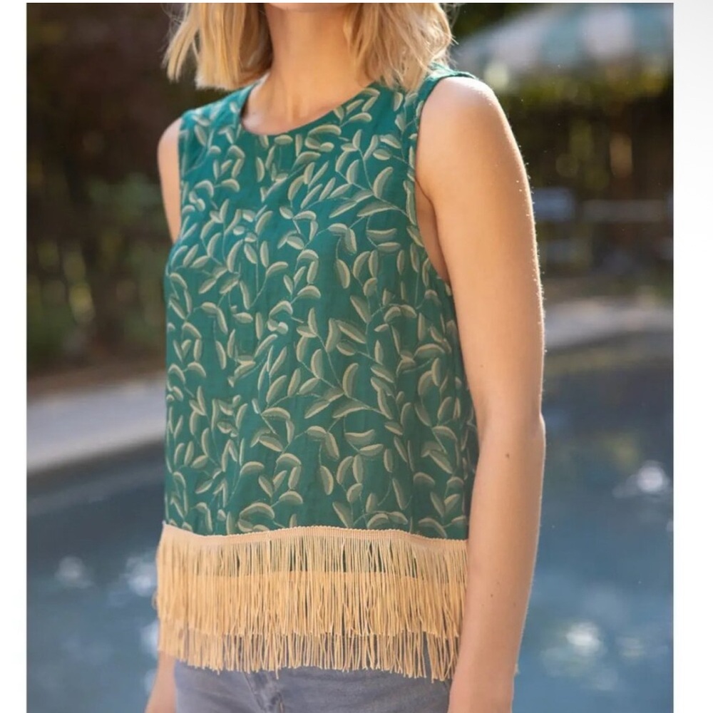 NWT Leaf Fringe Bottom Top
